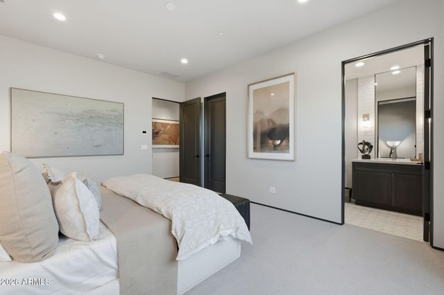 5137 N ASCENT Drive, Scottsdale, AZ 85251