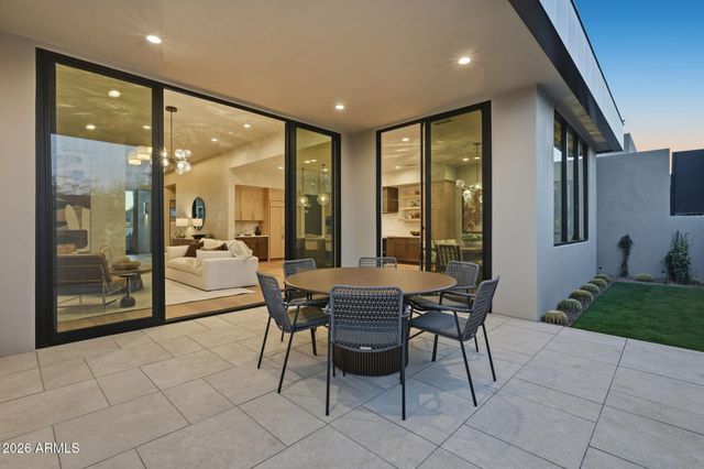 5137 N ASCENT Drive, Scottsdale, AZ 85251