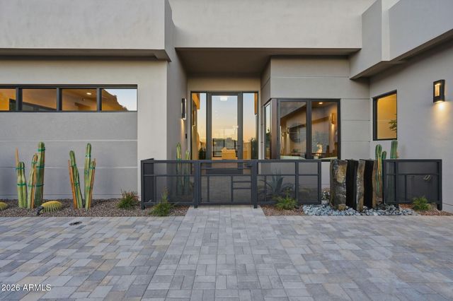 5137 N ASCENT Drive, Scottsdale, AZ 85251