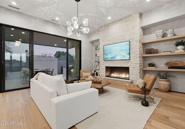 5137 N ASCENT Drive, Scottsdale, AZ 85251