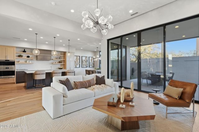 5137 N ASCENT Drive, Scottsdale, AZ 85251