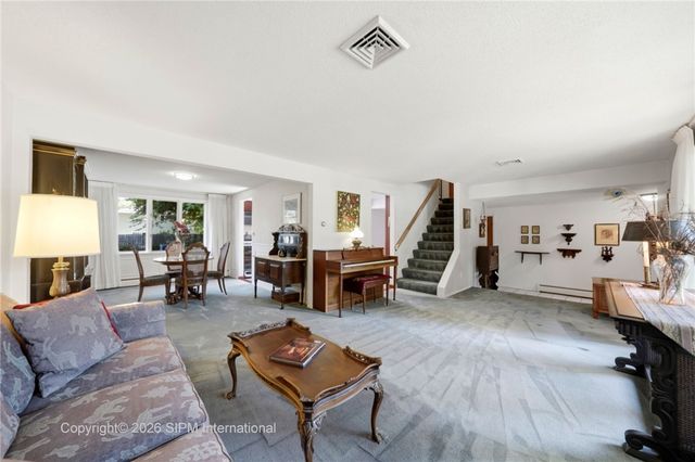 527 Seabrook Drive, Amherst, NY 14221
