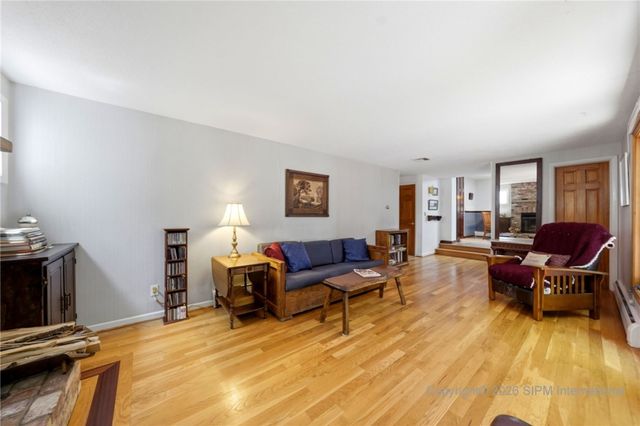 527 Seabrook Drive, Amherst, NY 14221