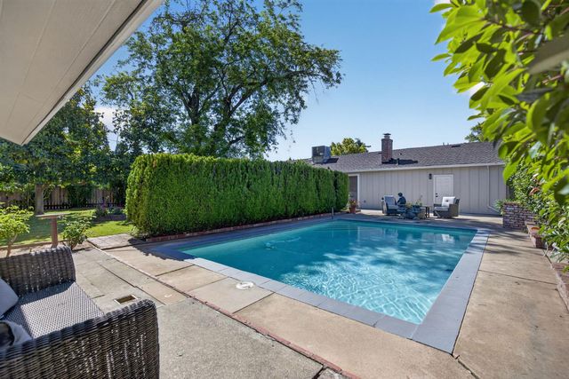 4709 Donnie Lyn Way, Carmichael, CA 95608