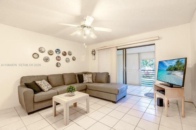 250 Gate Rd 257, Hollywood, FL 33024