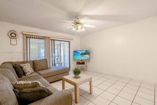 250 Gate Rd 257, Hollywood, FL 33024