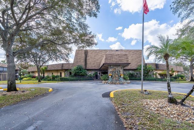 250 Gate Rd 257, Hollywood, FL 33024