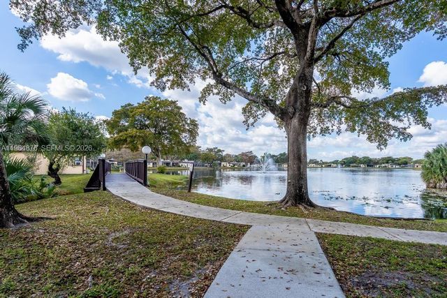 250 Gate Rd 257, Hollywood, FL 33024