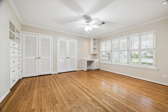 5505 Holly Springs Drive, Houston, TX 77056