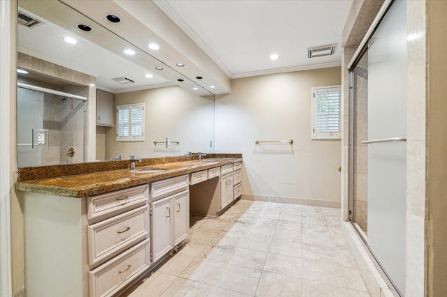 5505 Holly Springs Drive, Houston, TX 77056