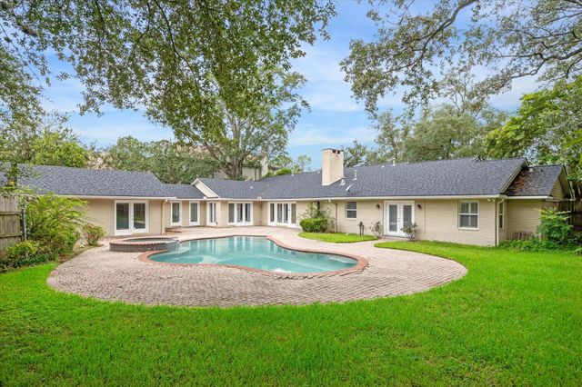 5505 Holly Springs Drive, Houston, TX 77056