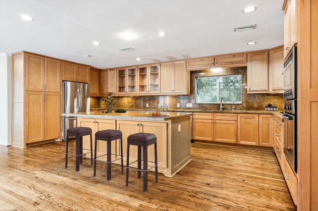 5505 Holly Springs Drive, Houston, TX 77056