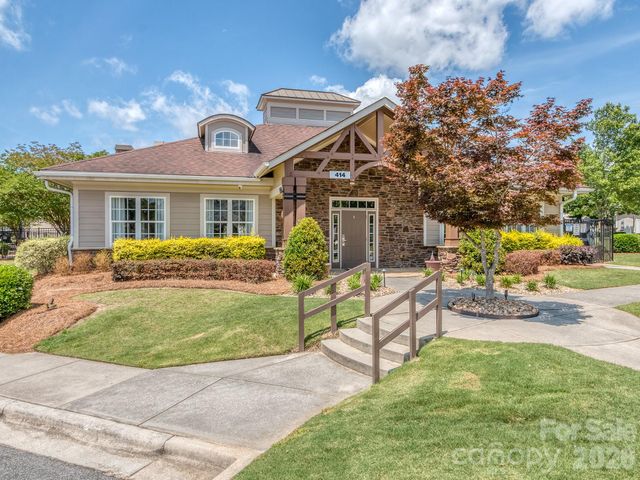 915 Wicawa Road, Fort Mill, SC 29708