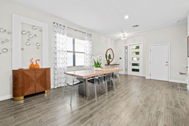 4919 Whispering Way, Fort Lauderdale, FL 33312