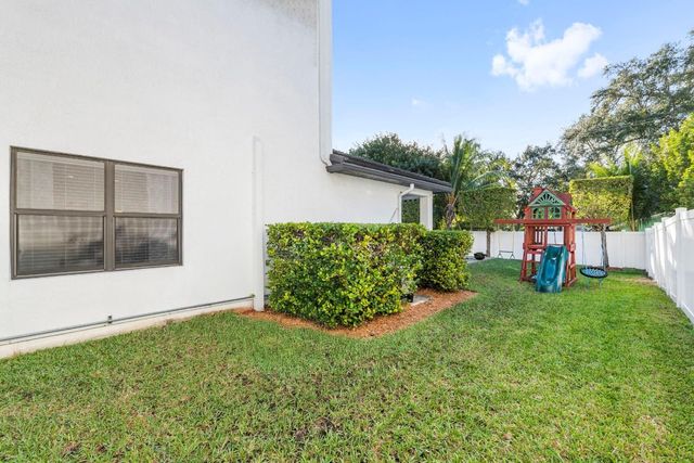 4919 Whispering Way, Fort Lauderdale, FL 33312