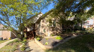 10307 Amberwell Park Rd, Louisville, KY 40241