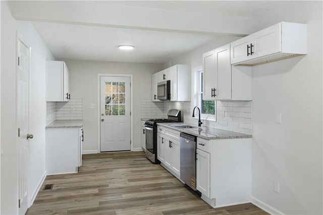 612 Robert Street NW, Atlanta, GA 30318