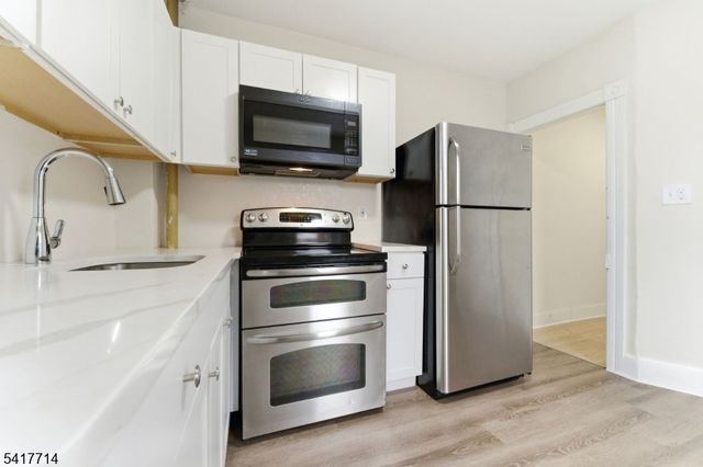 575 Memorial Pkwy, Phillipsburg Town, NJ 08865
