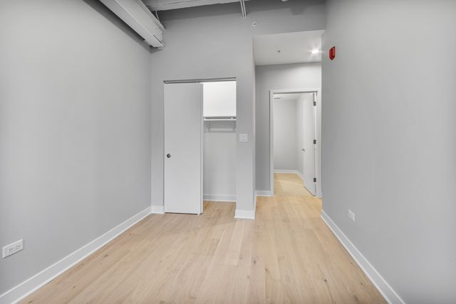 4637 N Ashland Avenue 302, Chicago, IL 60640