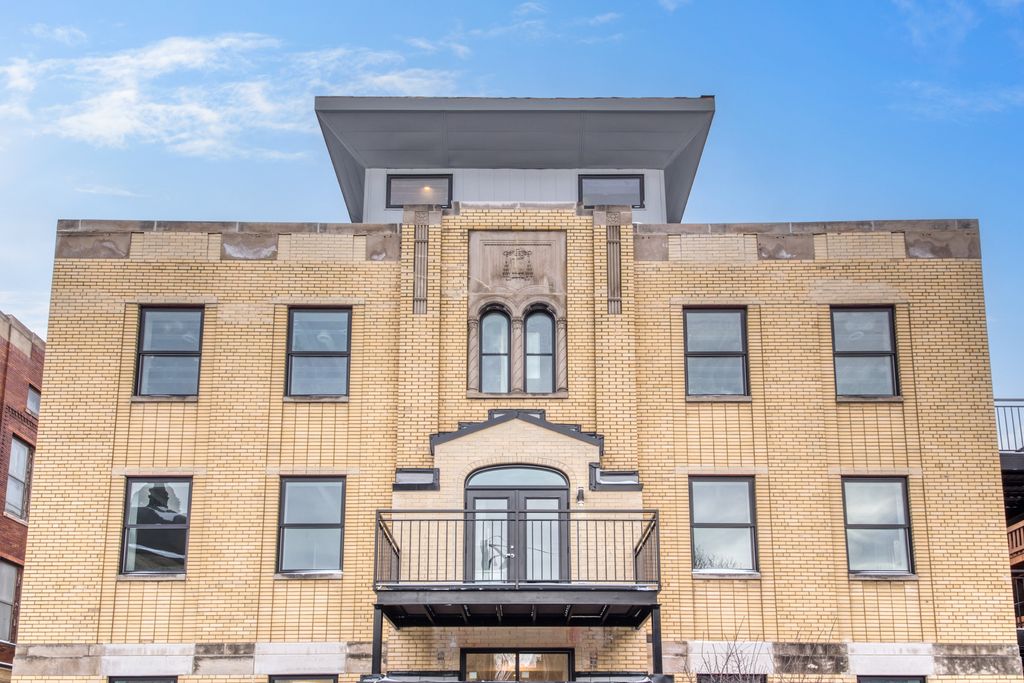 4637 N Ashland Avenue 302, Chicago, IL 60640