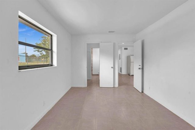 5748 NW 27th Court, Fort Lauderdale, FL 33313