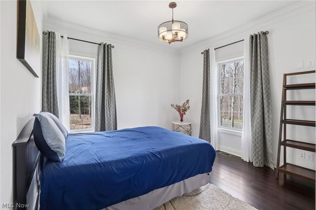 380 Crown Ridge Drive, Cuyahoga Falls, OH 44223