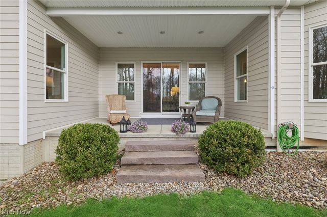 380 Crown Ridge Drive, Cuyahoga Falls, OH 44223