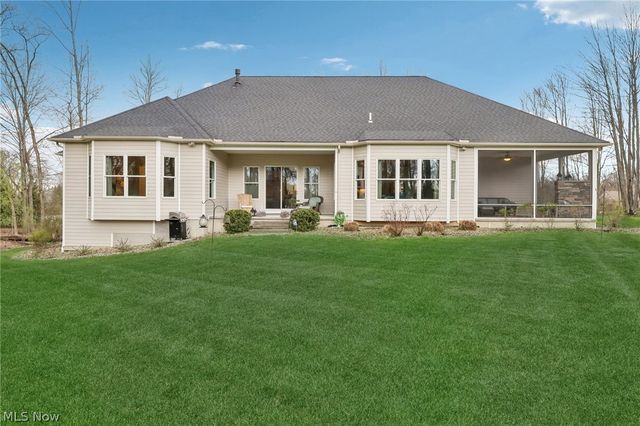 380 Crown Ridge Drive, Cuyahoga Falls, OH 44223