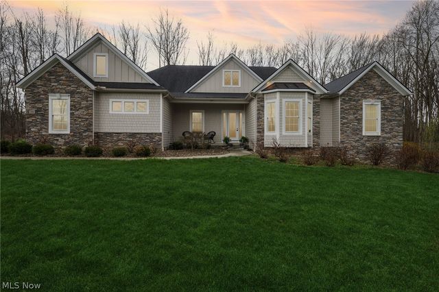 380 Crown Ridge Drive, Cuyahoga Falls, OH 44223