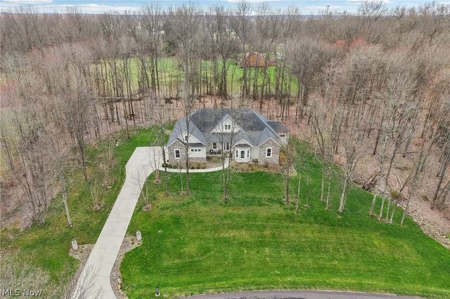 380 Crown Ridge Drive, Cuyahoga Falls, OH 44223