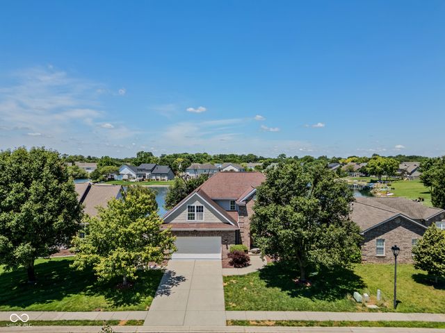 4420 Princeton Park Drive, Columbus, IN 47201