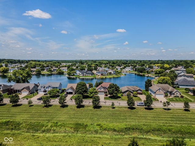 4420 Princeton Park Drive, Columbus, IN 47201