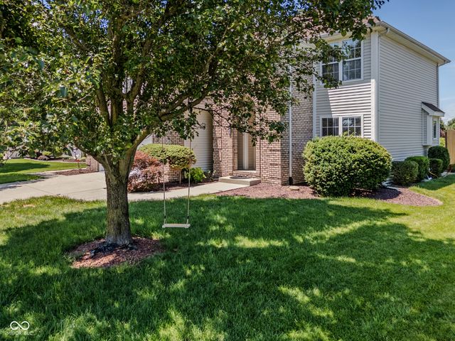 4420 Princeton Park Drive, Columbus, IN 47201