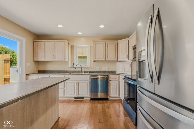 4420 Princeton Park Drive, Columbus, IN 47201