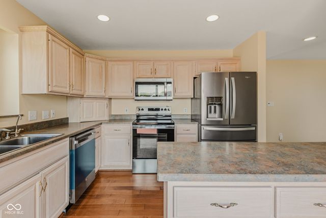 4420 Princeton Park Drive, Columbus, IN 47201