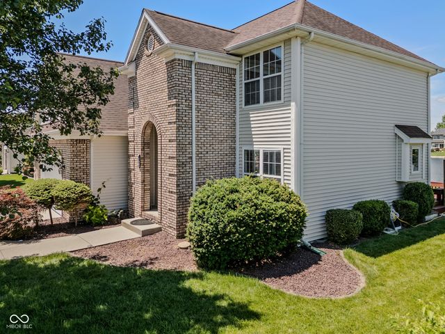 4420 Princeton Park Drive, Columbus, IN 47201