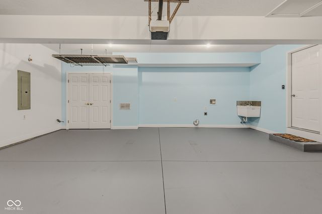 4420 Princeton Park Drive, Columbus, IN 47201