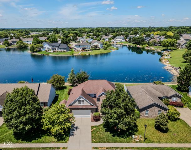 4420 Princeton Park Drive, Columbus, IN 47201