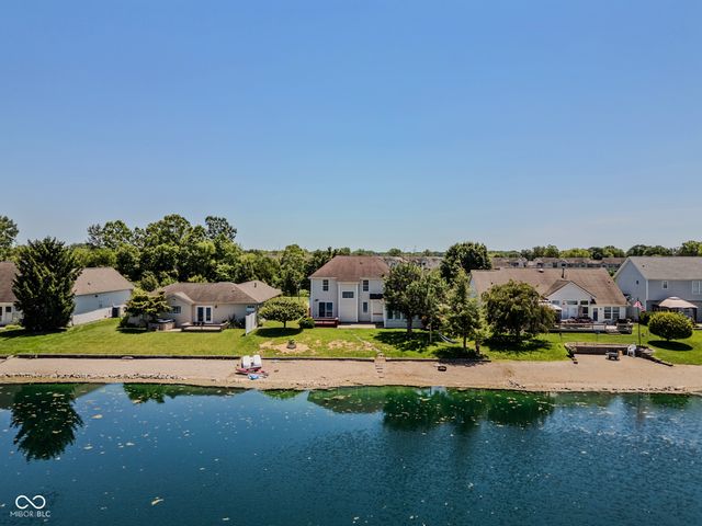 4420 Princeton Park Drive, Columbus, IN 47201