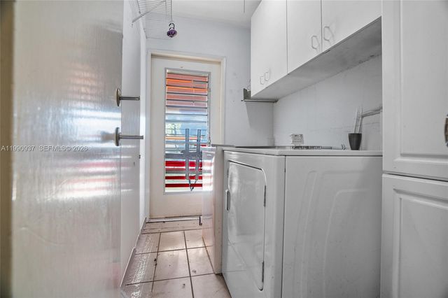 6115 SW 2nd St, Margate, FL 33068