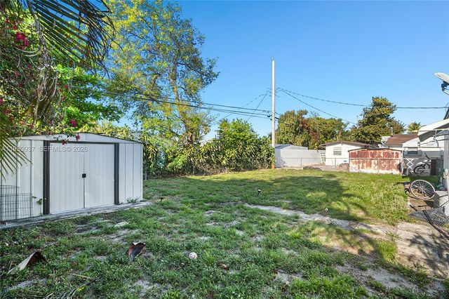 6115 SW 2nd St, Margate, FL 33068