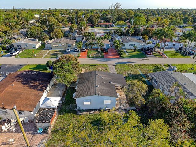 6115 SW 2nd St, Margate, FL 33068