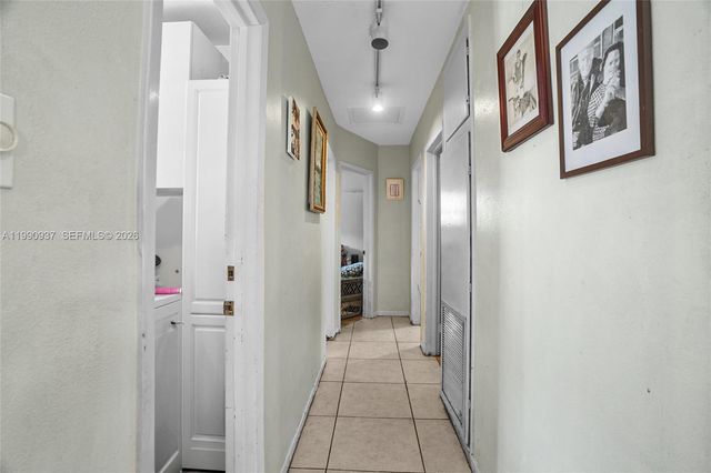 6115 SW 2nd St, Margate, FL 33068