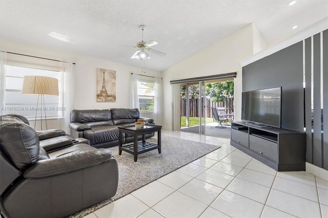 12265 NW 32nd Mnr, Sunrise, FL 33323