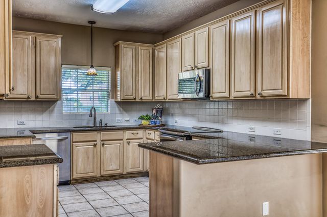 2706 Victory Lane, Brenham, TX 77833