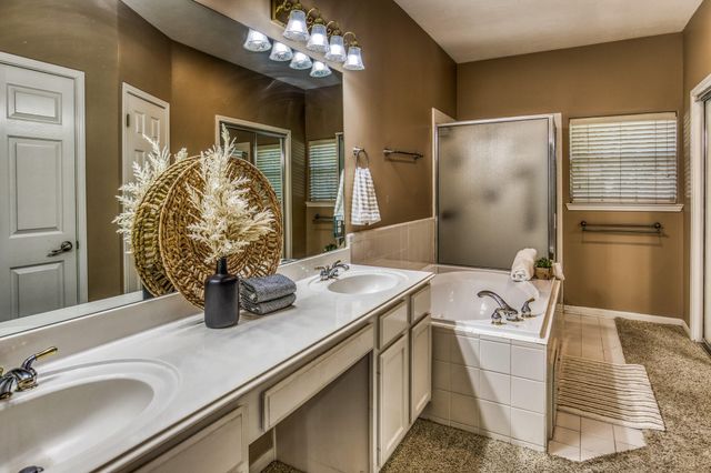 2706 Victory Lane, Brenham, TX 77833