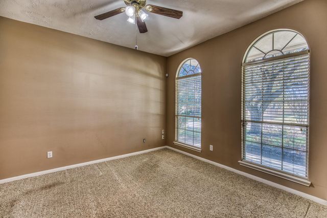 2706 Victory Lane, Brenham, TX 77833