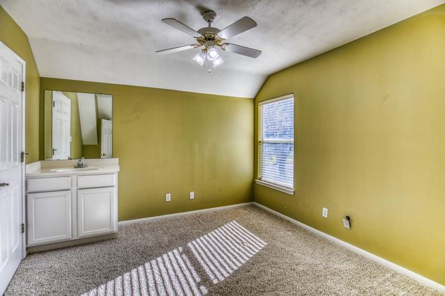 2706 Victory Lane, Brenham, TX 77833