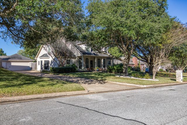 2706 Victory Lane, Brenham, TX 77833