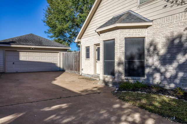 2706 Victory Lane, Brenham, TX 77833